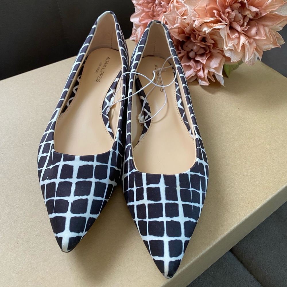 Brand New black and white flats 9.5 M
